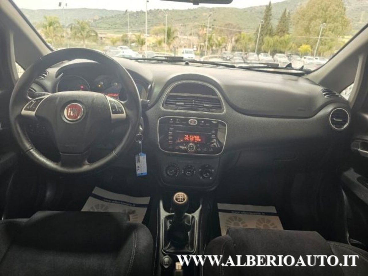 Fiat Punto 1.3 MJT II 75 CV 5 porte Young (12)