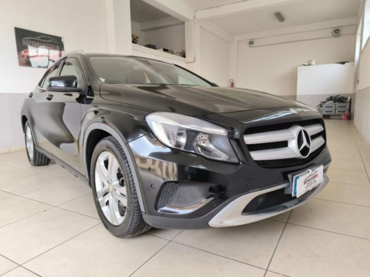 Mercedes-Benz GLA SUV 220 d Automatic 4Matic Sport (2)