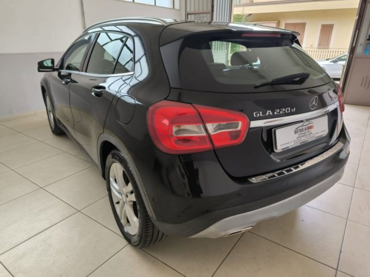 Mercedes-Benz GLA SUV 220 d Automatic 4Matic Sport (4)