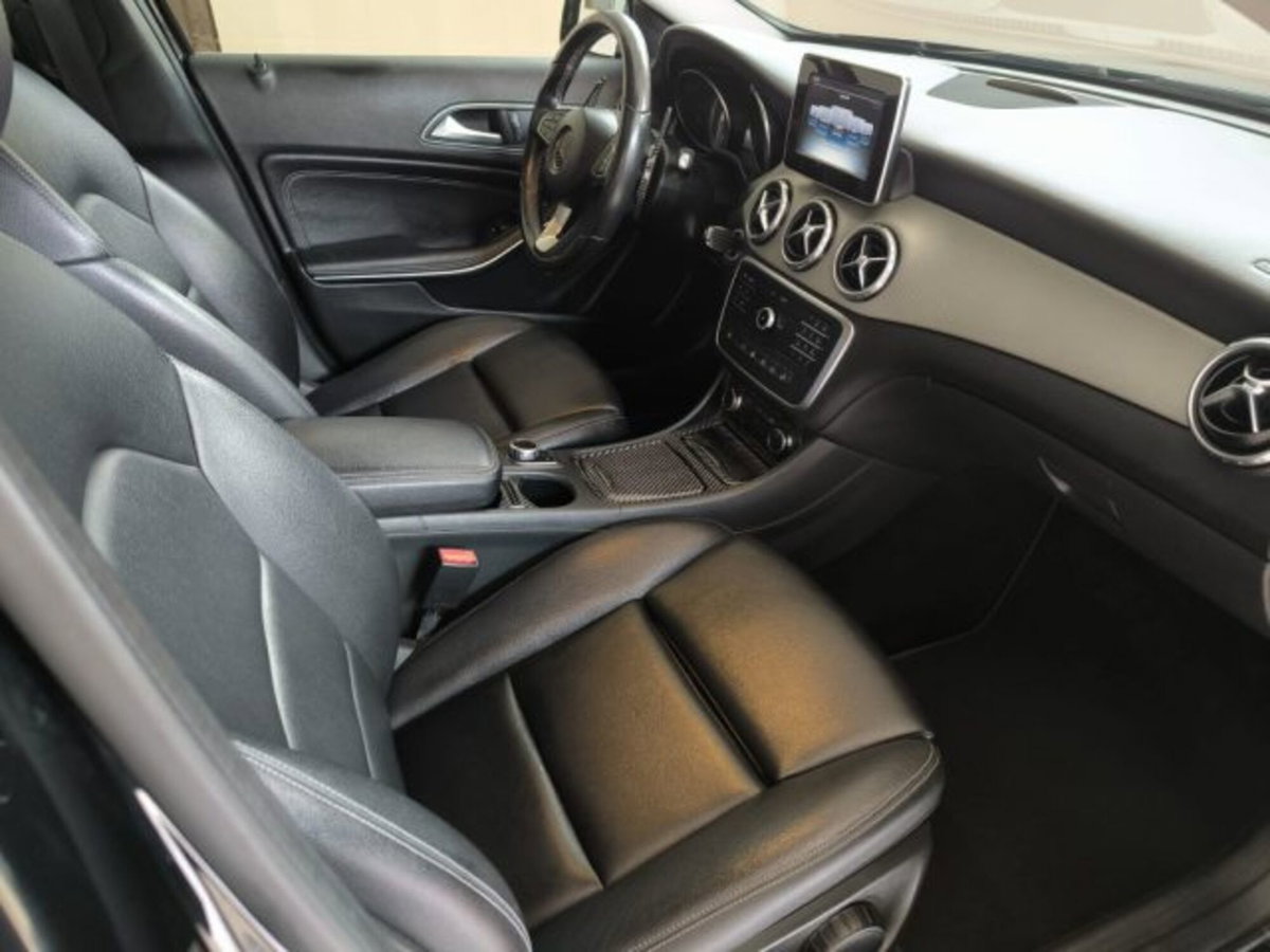 Mercedes-Benz GLA SUV 220 d Automatic 4Matic Sport (6)