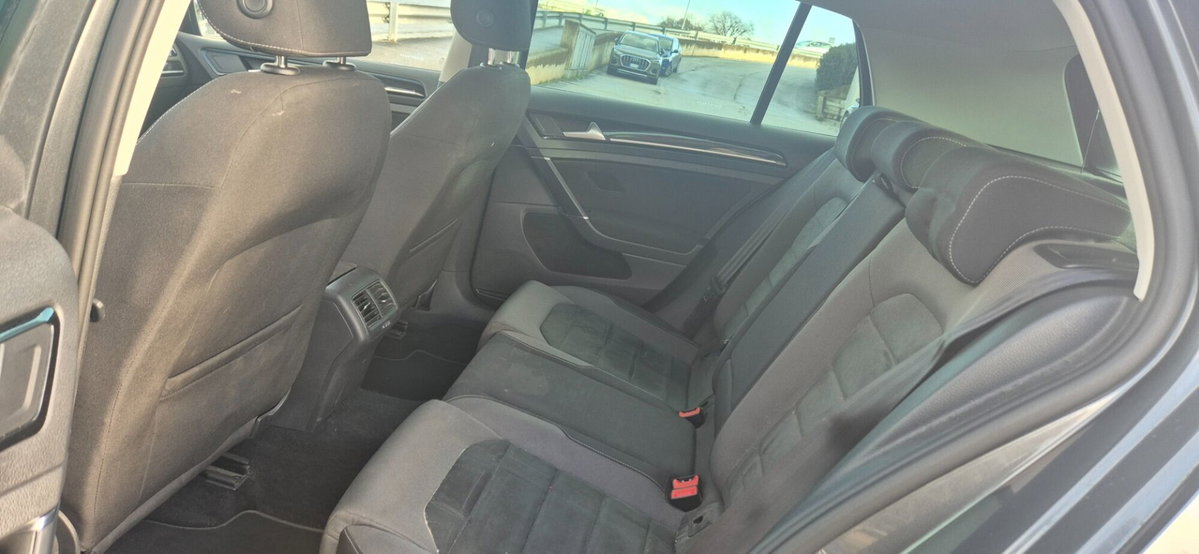 Volkswagen Golf 1.5 TGI DSG Style (12)