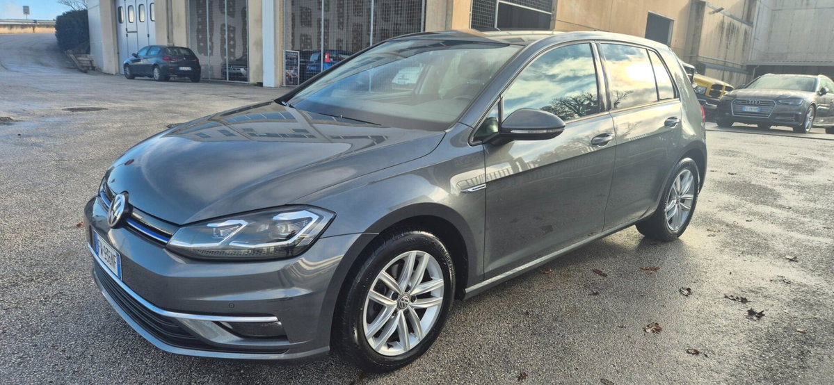 Volkswagen Golf 1.5 TGI DSG Style (4)
