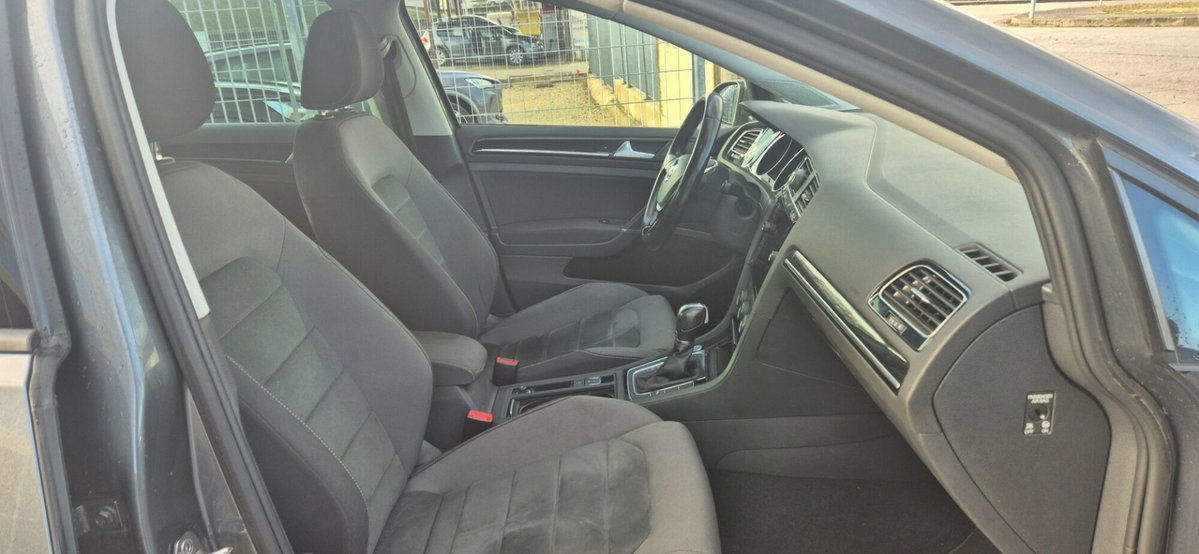 Volkswagen Golf 1.5 TGI DSG Style (5)