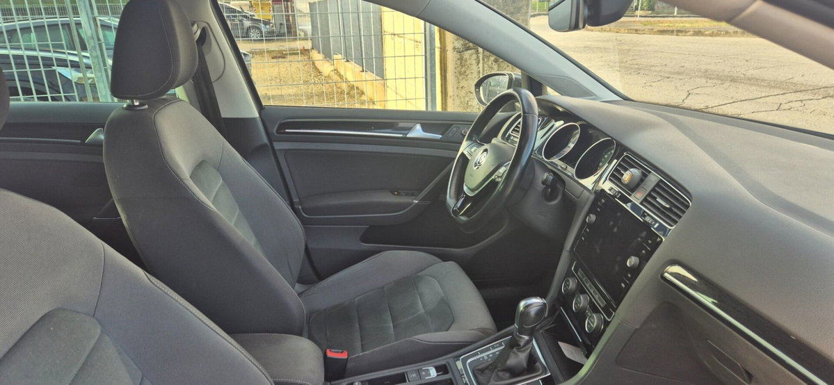 Volkswagen Golf 1.5 TGI DSG Style (6)