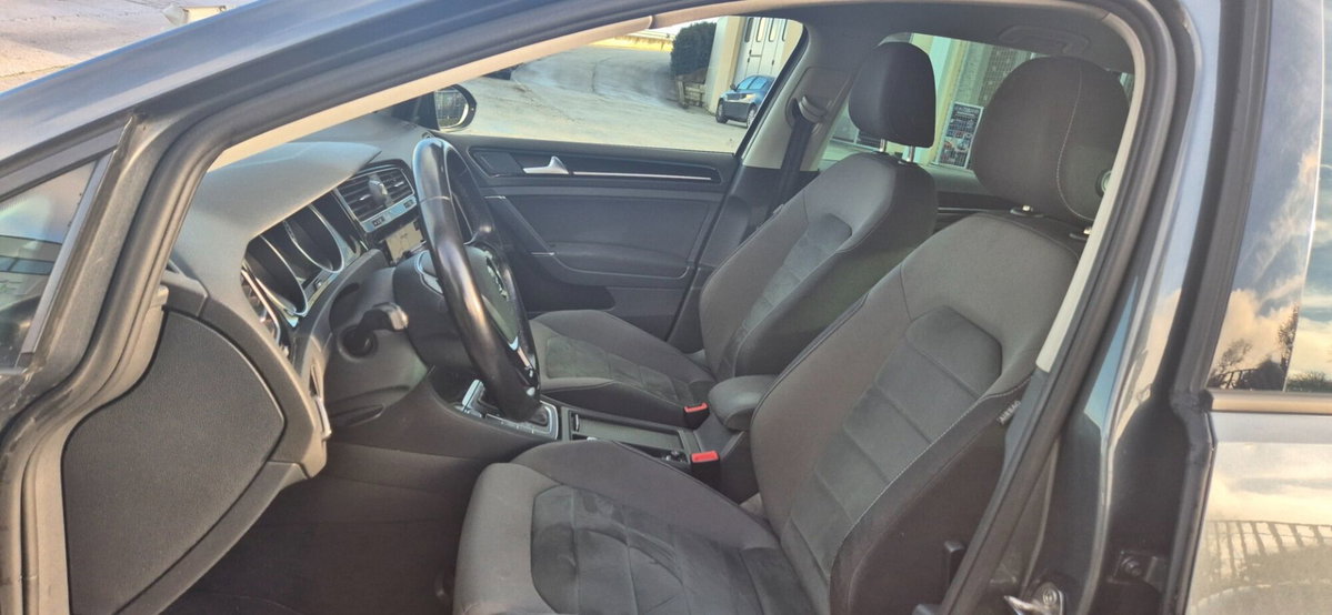 Volkswagen Golf 1.5 TGI DSG Style (8)