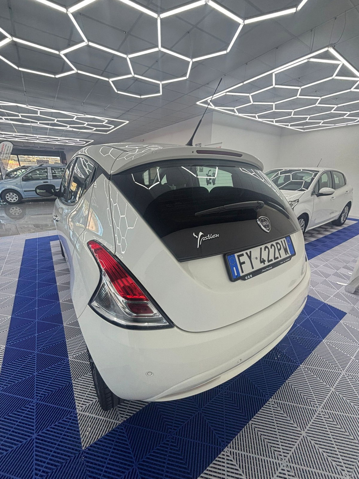 Lancia Ypsilon 1.2 69 CV 5 porte Gold (10)