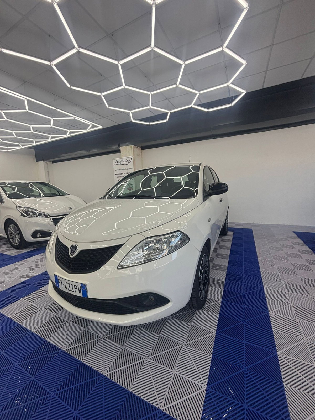 Lancia Ypsilon 1.2 69 CV 5 porte Gold (4)