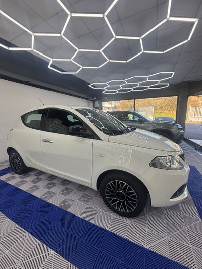 Lancia Ypsilon 1.2 69 CV 5 porte Gold (5)