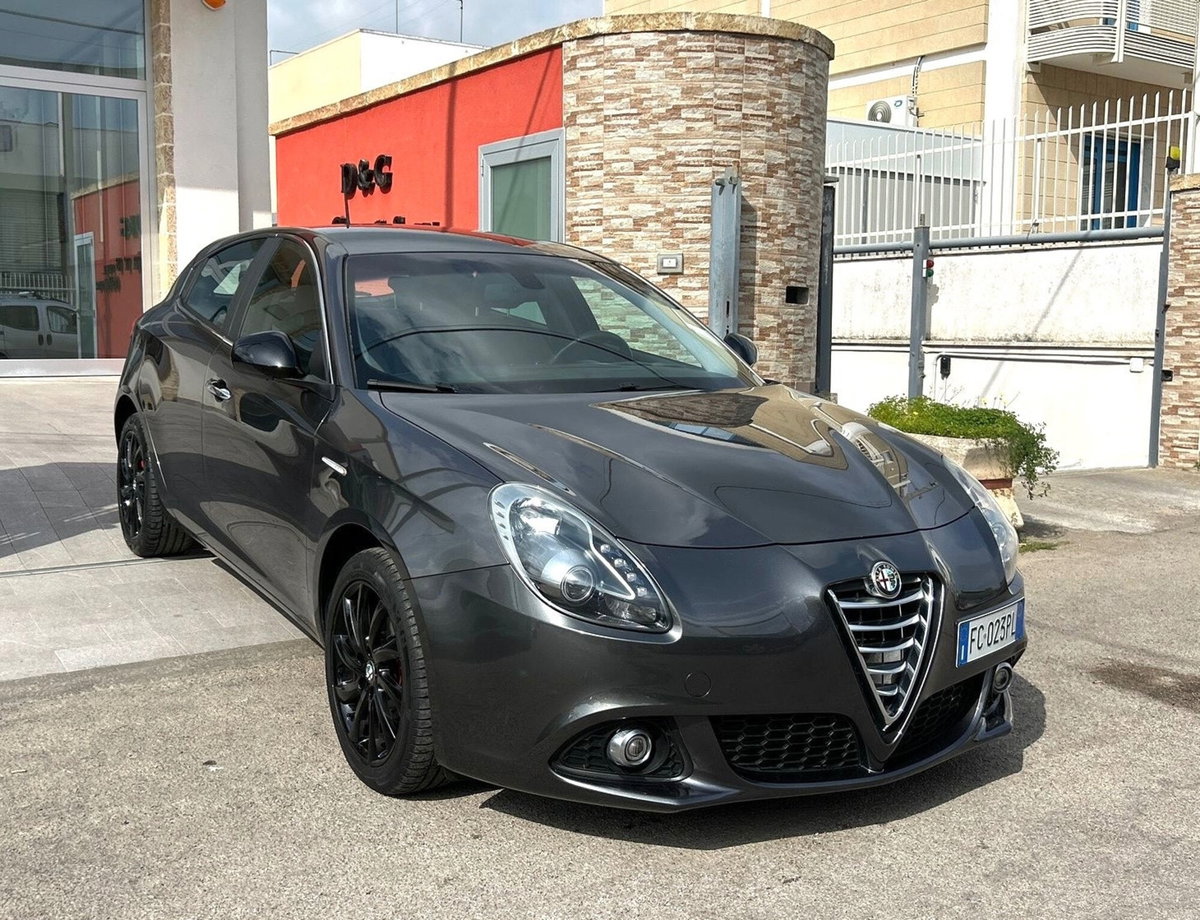 Alfa Romeo Giulietta 1.6 JTDm-2 Distinctive (2)