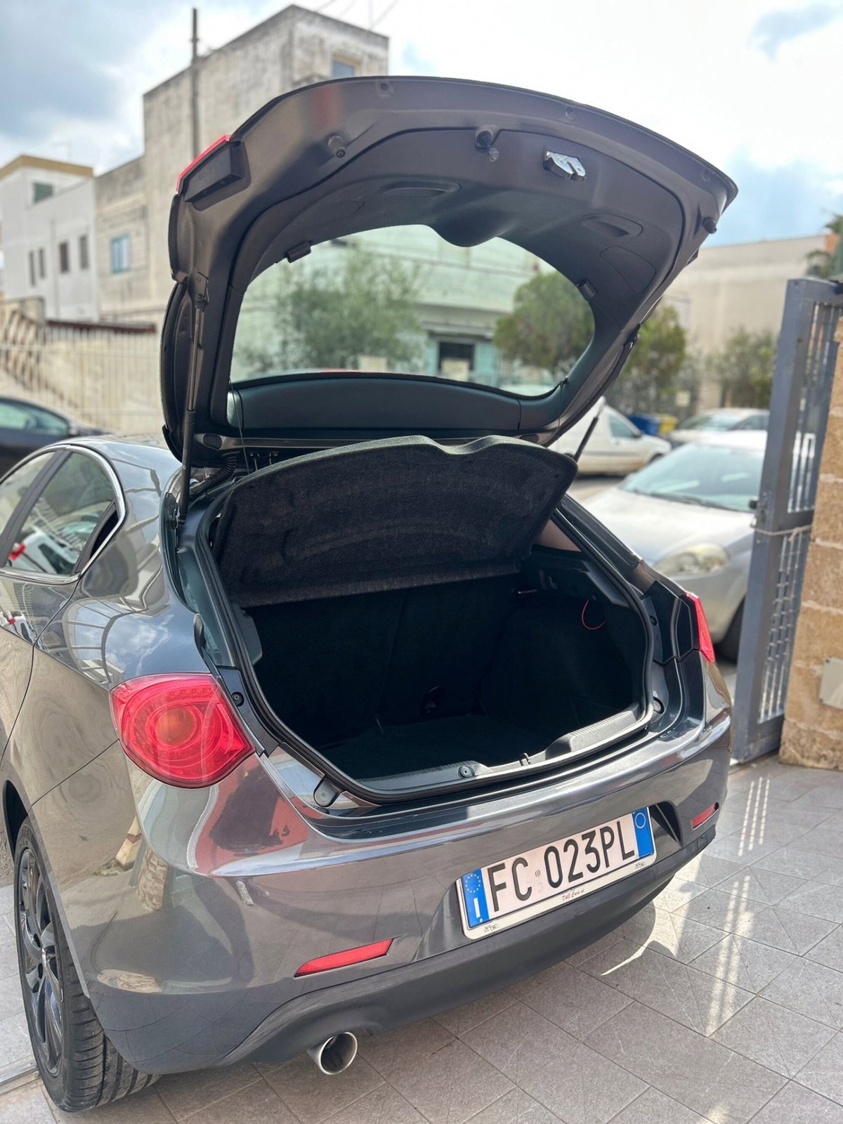 Alfa Romeo Giulietta 1.6 JTDm-2 Distinctive (5)