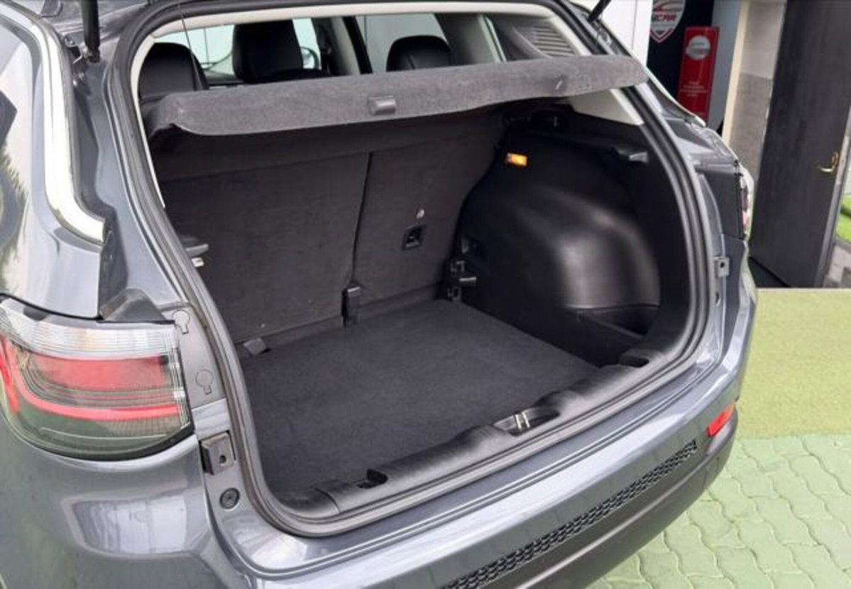 Jeep Compass 1.6 Multijet II 2WD Limited (19)