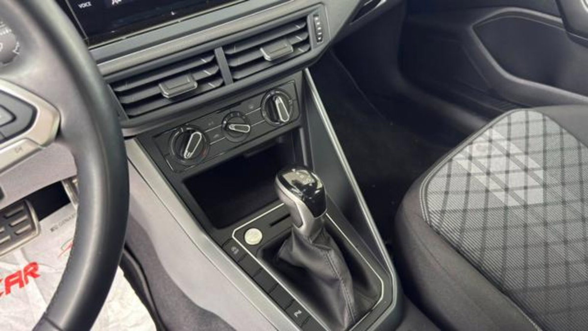Volkswagen Polo 1.0 tsi R-Line 95cv dsg (12)