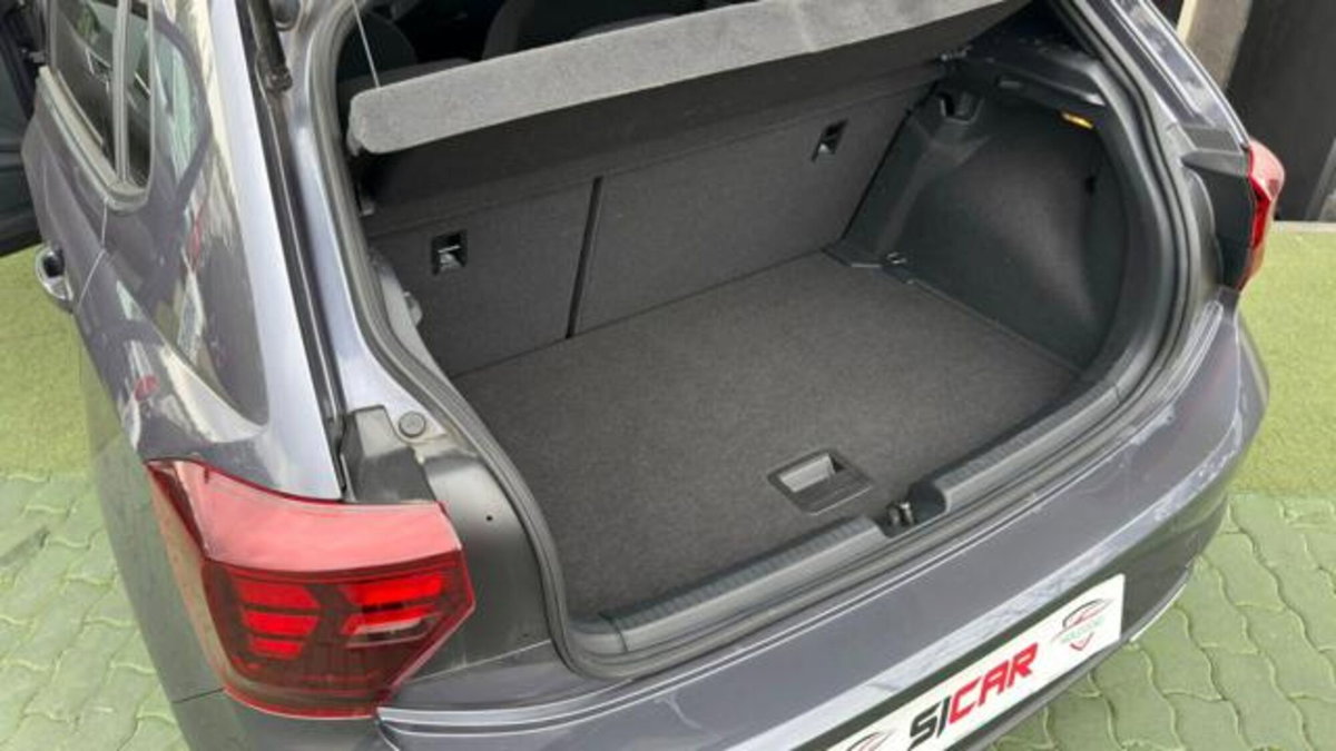 Volkswagen Polo 1.0 tsi R-Line 95cv dsg (18)