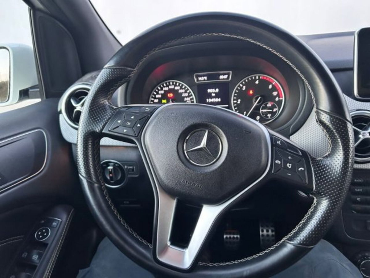 Mercedes-Benz Classe B 180 Executive (13)