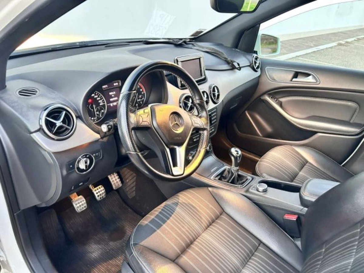 Mercedes-Benz Classe B 180 Executive (14)