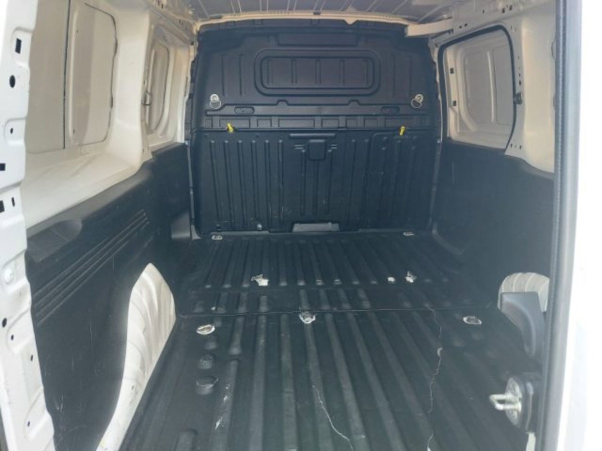 Citroen Berlingo Furgone BlueHDi 100 Van XL Driver (11)