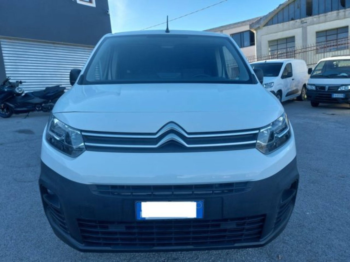 Citroen Berlingo Furgone BlueHDi 100 Van XL Driver (3)