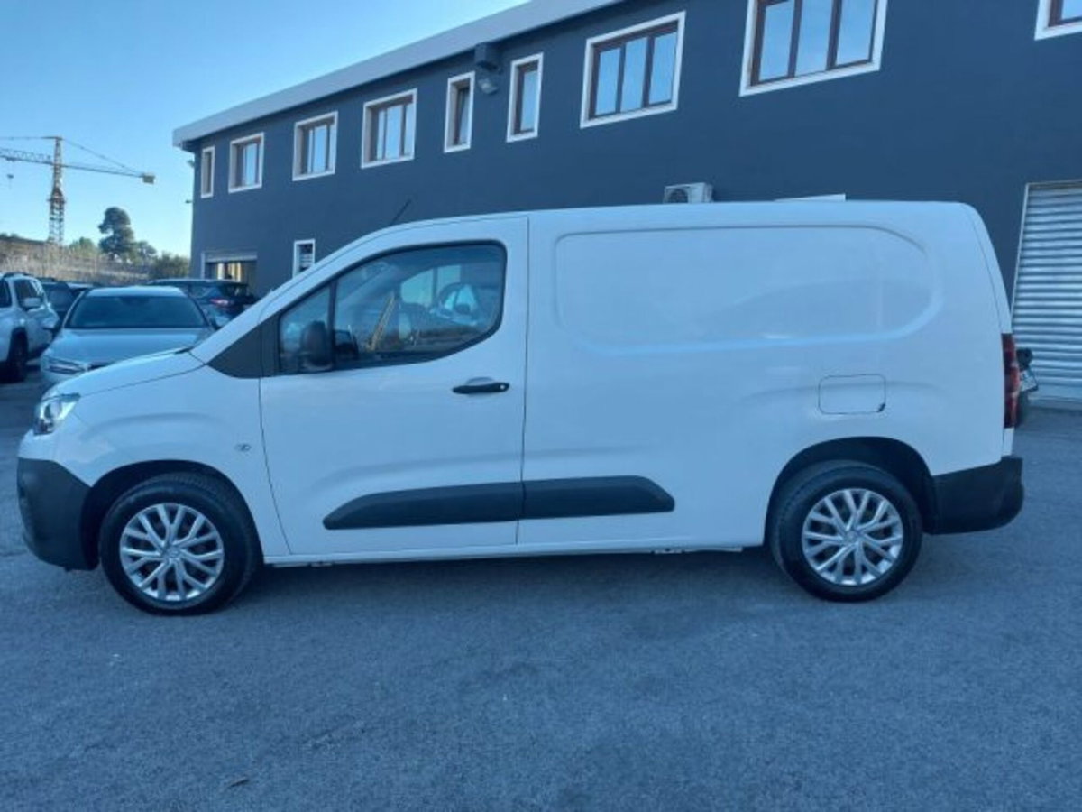 Citroen Berlingo Furgone BlueHDi 100 Van XL Driver (4)