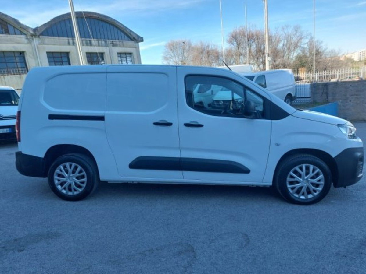 Citroen Berlingo Furgone BlueHDi 100 Van XL Driver (5)