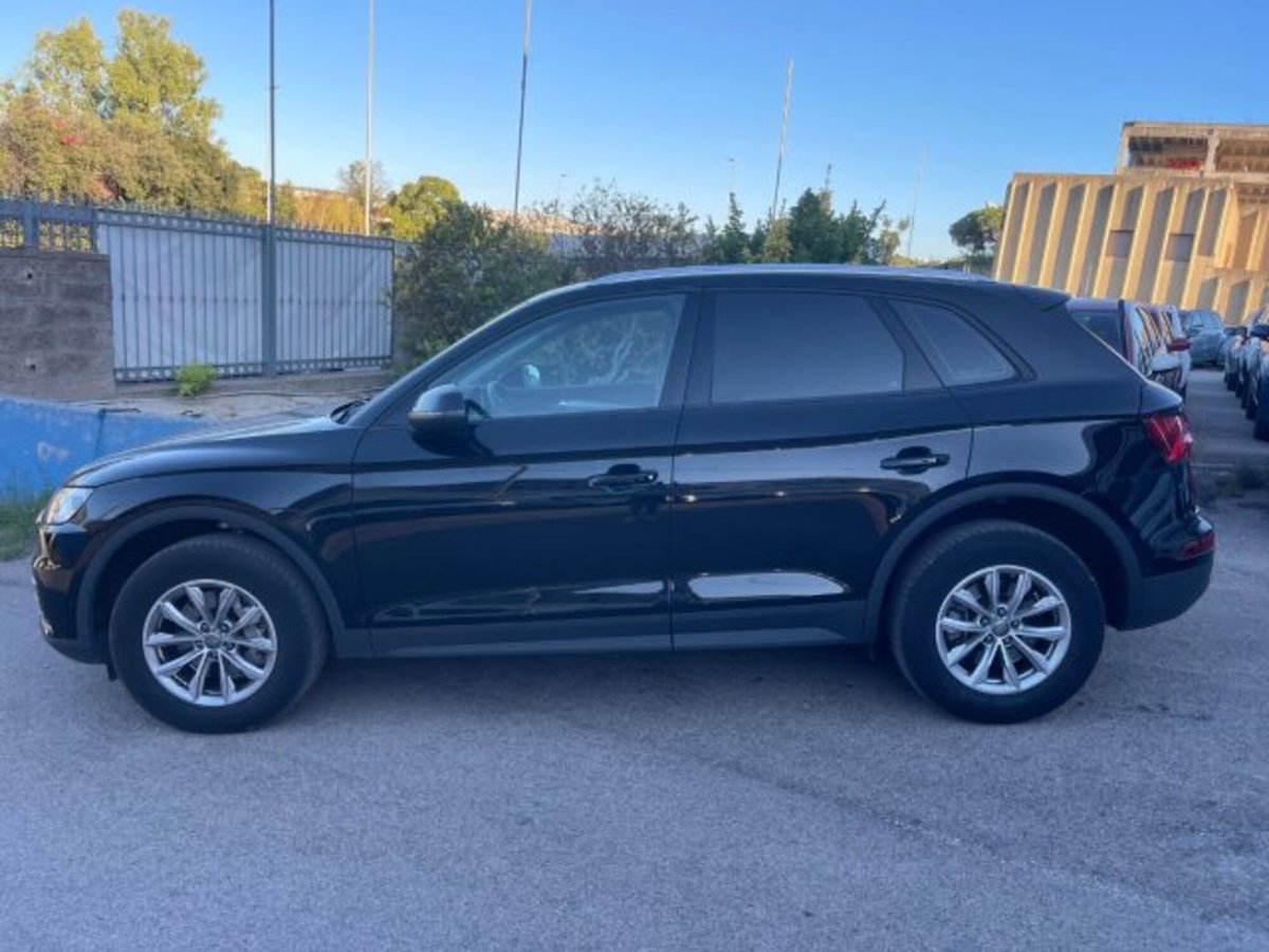 Audi Q5 40 TDI quattro S tronic S line plus (2)