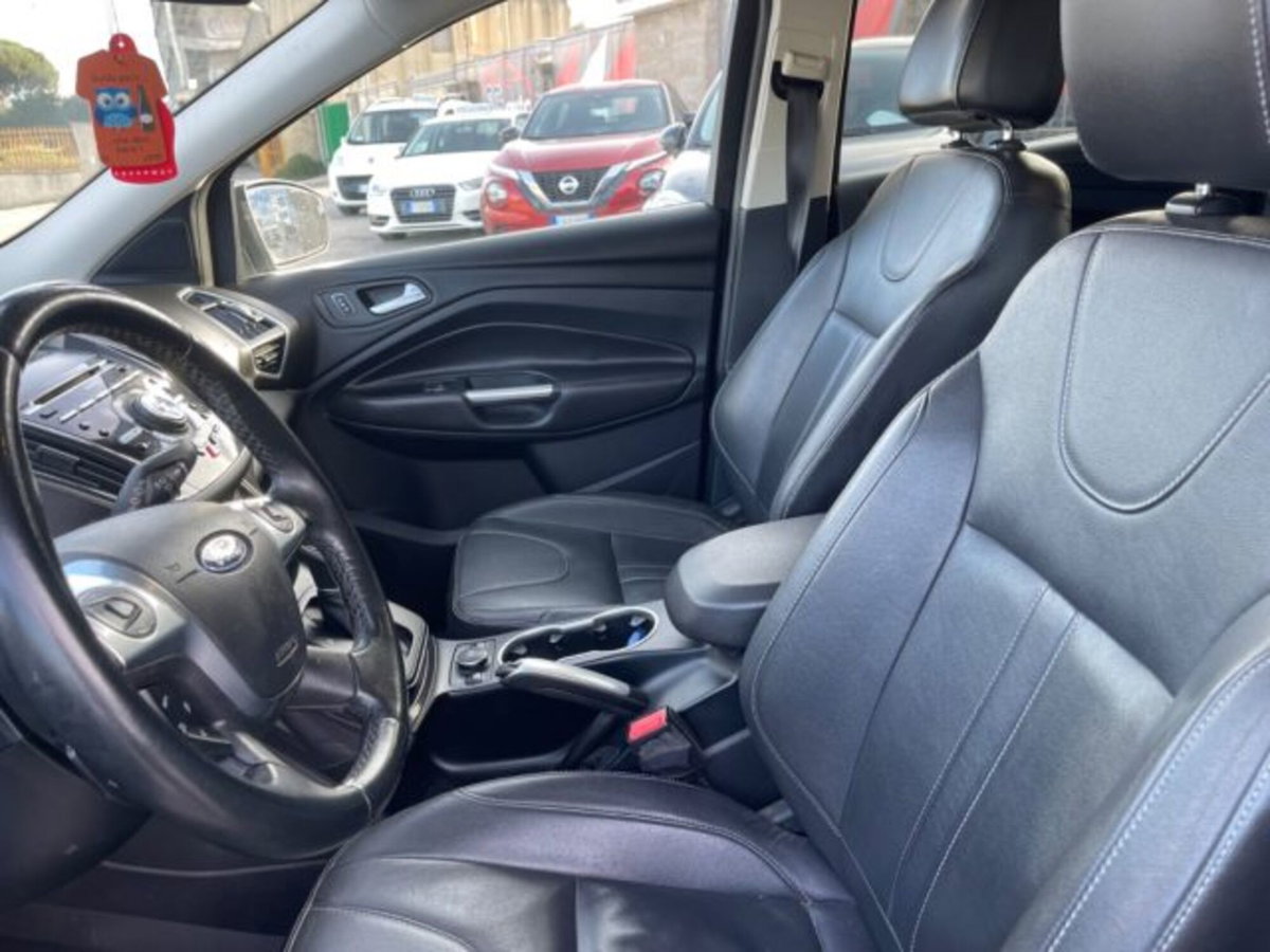 Ford Kuga 2.0 TDCi 140 CV 2WD DPF (12)