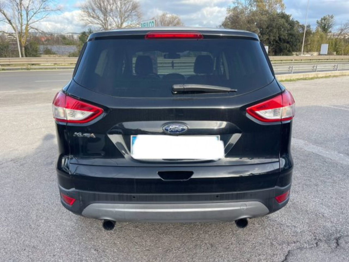 Ford Kuga 2.0 TDCi 140 CV 2WD DPF (4)