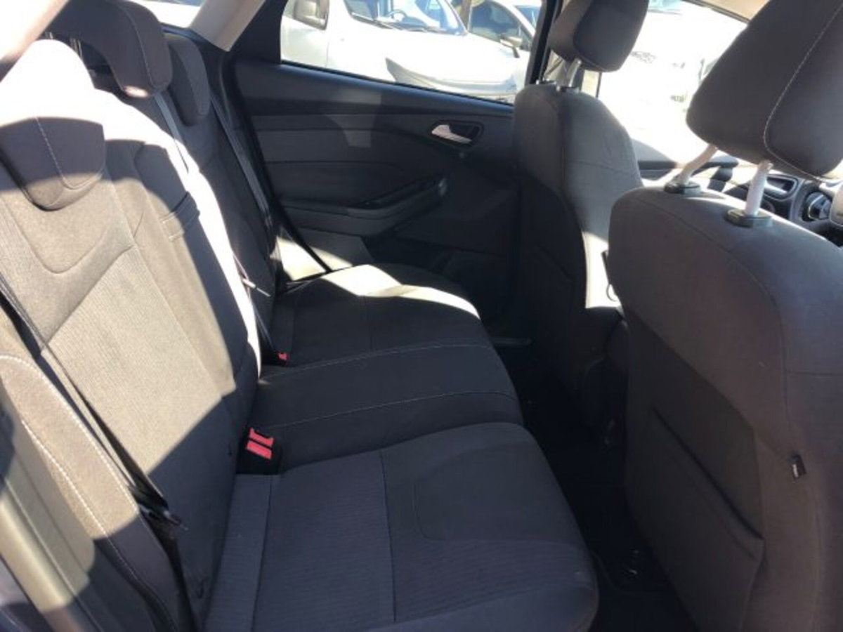 Ford Focus Station Wagon 1.6 TDCi 115 CV SW Titanium (10)