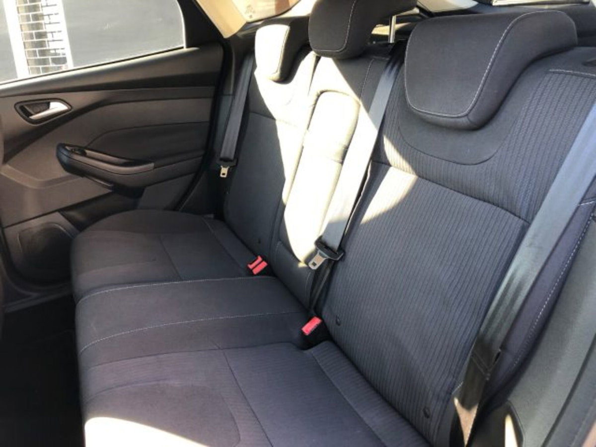 Ford Focus Station Wagon 1.6 TDCi 115 CV SW Titanium (11)