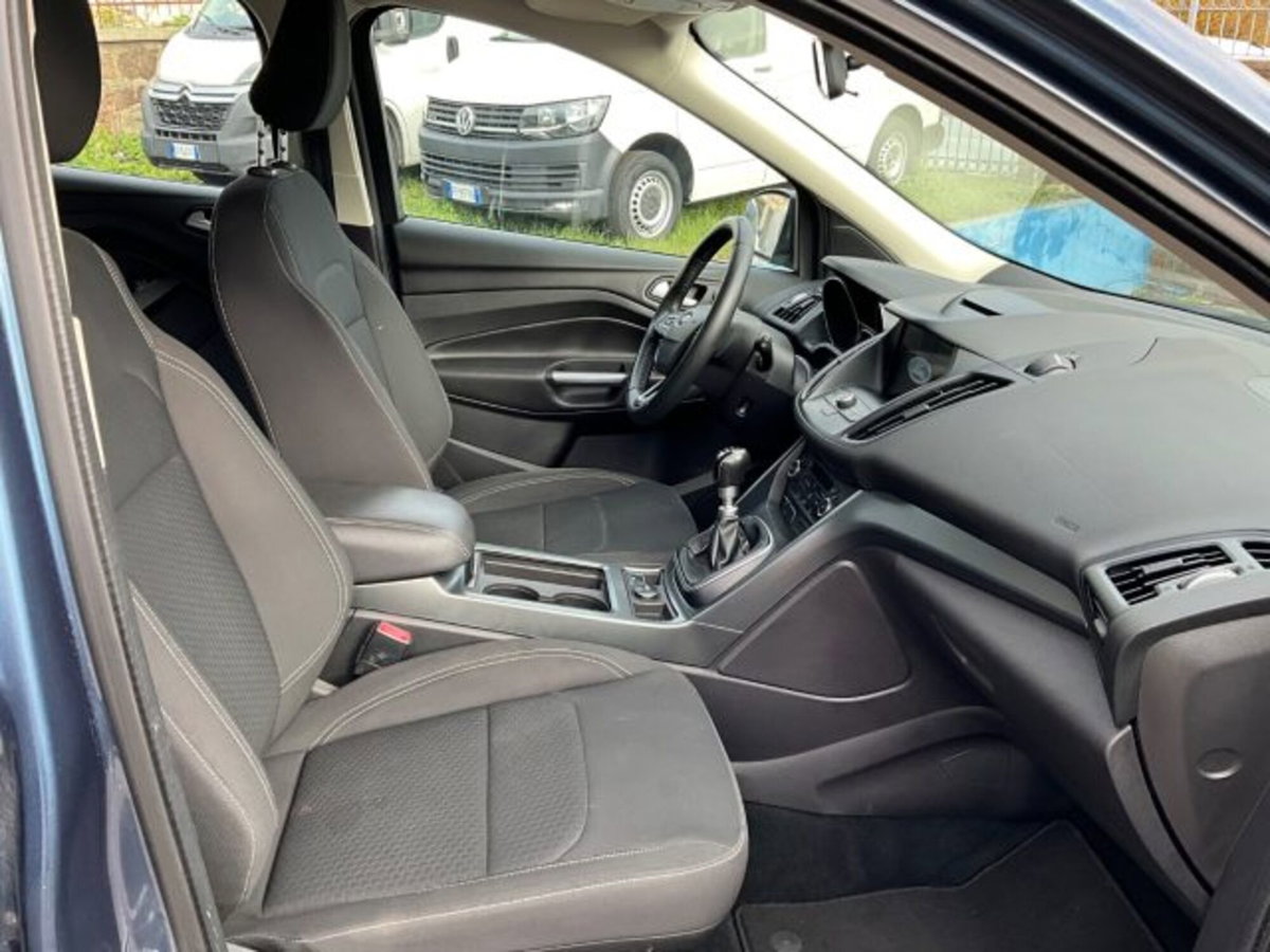 Ford Kuga 2.0 TDCI 120 CV S&S 2WD Powershift Titanium (10)