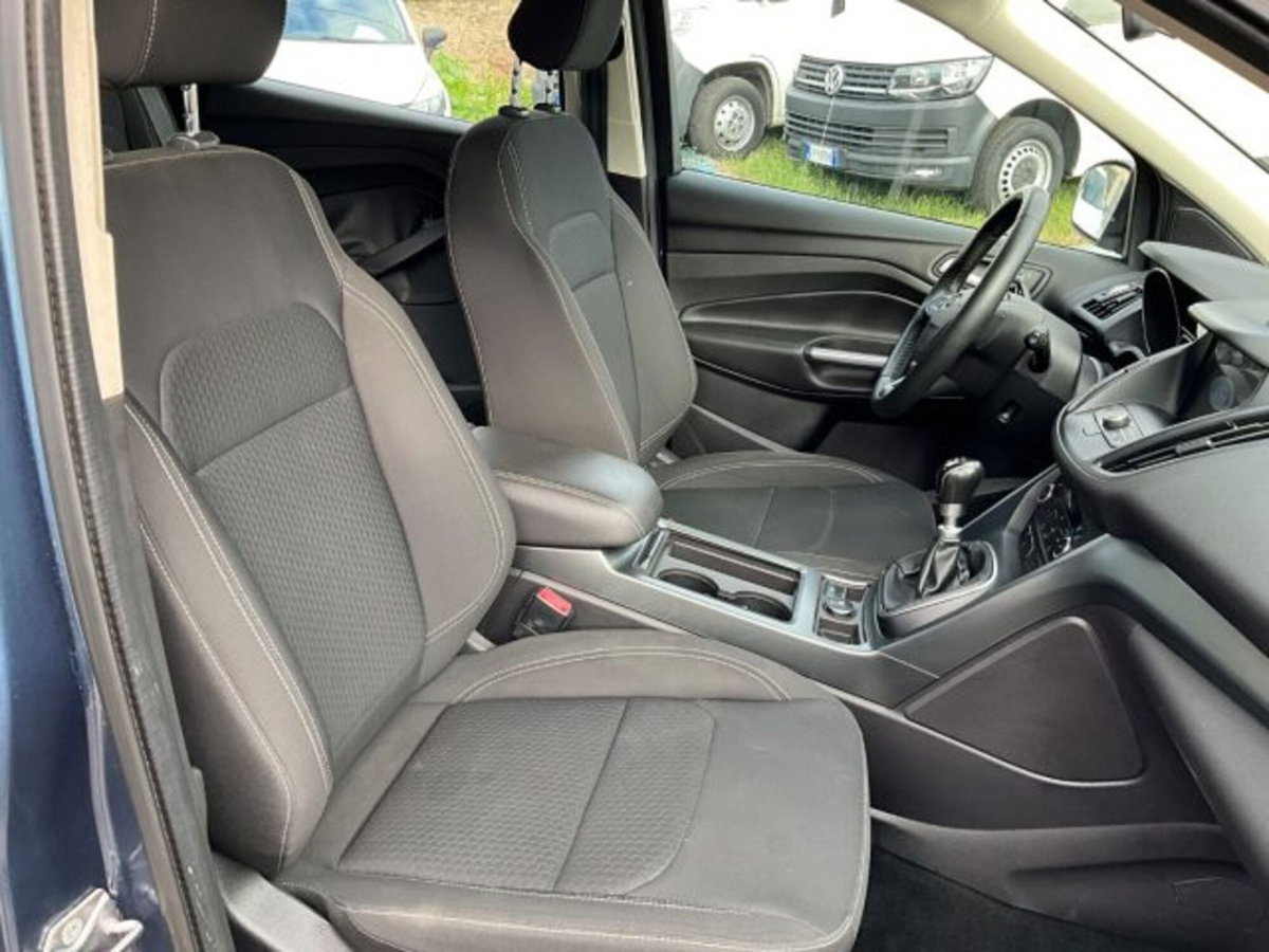 Ford Kuga 2.0 TDCI 120 CV S&S 2WD Powershift Titanium (11)