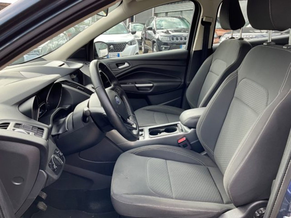 Ford Kuga 2.0 TDCI 120 CV S&S 2WD Powershift Titanium (13)