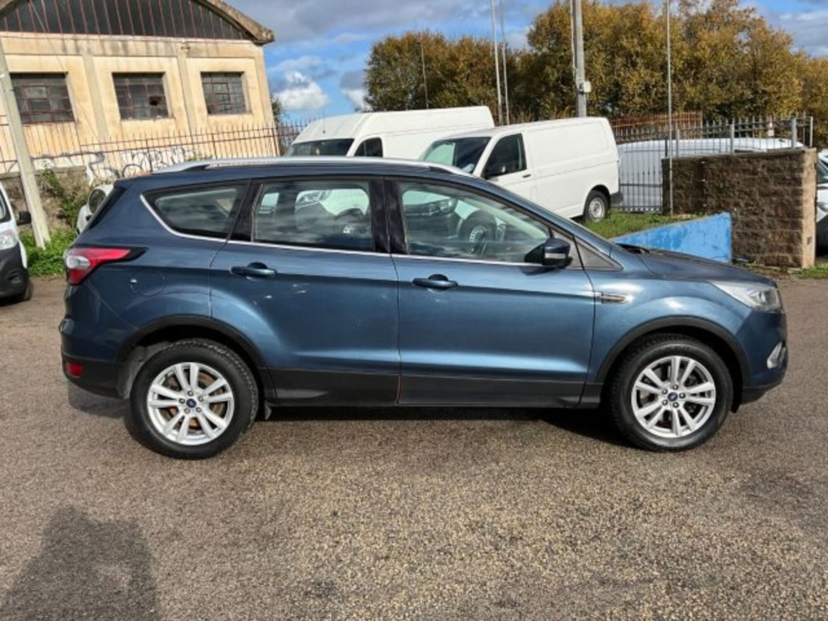 Ford Kuga 2.0 TDCI 120 CV S&S 2WD Powershift Titanium (2)