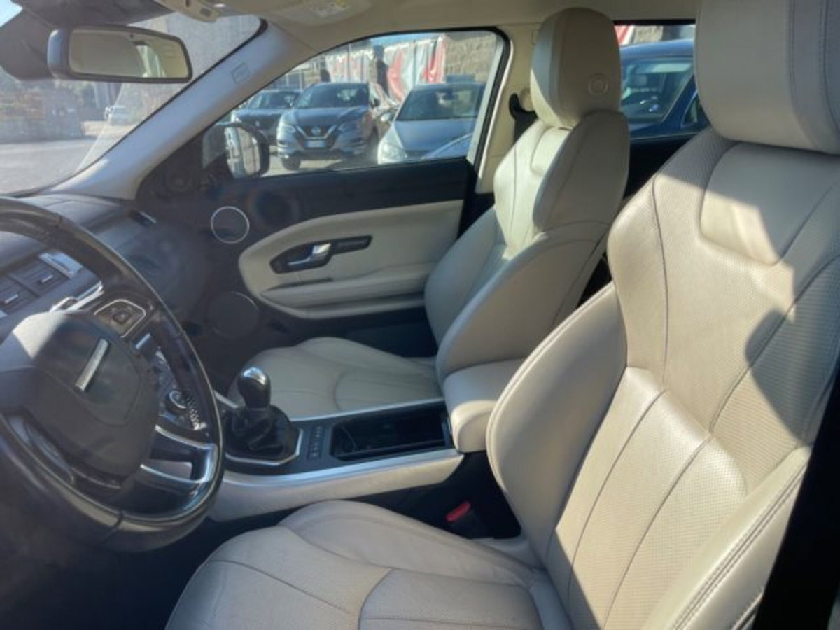 Land Rover Range Rover Evoque 2.0 TD4 180 CV 5p. Pure (16)