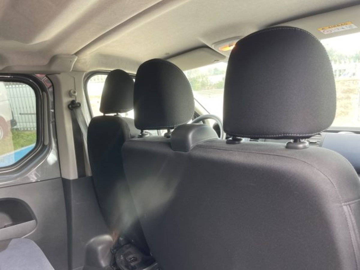 Opel Vivaro Furgone 27 1.6 BiTurbo S&S PC-TN Combi N1 (14)
