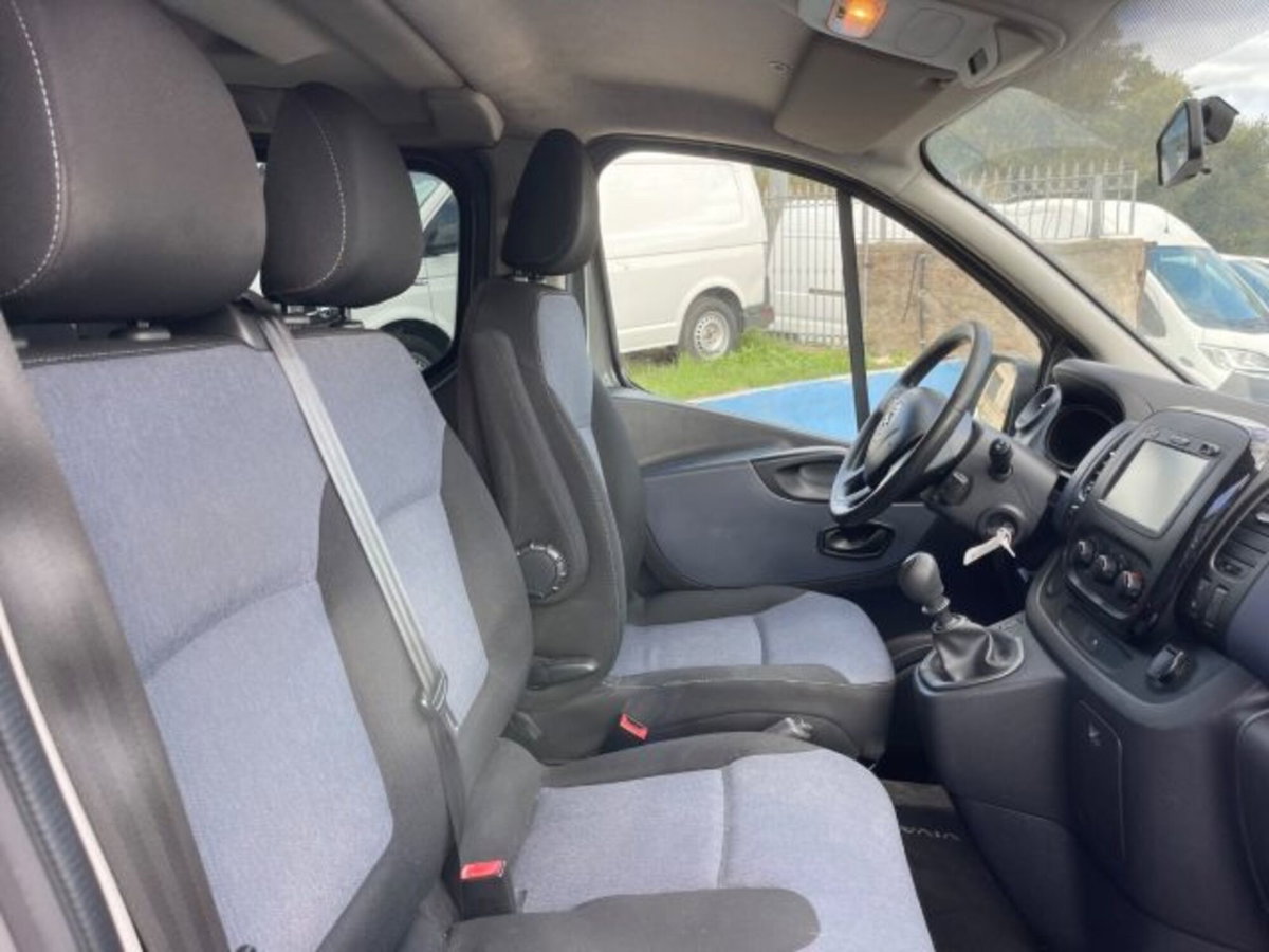 Opel Vivaro Furgone 27 1.6 BiTurbo S&S PC-TN Combi N1 (17)