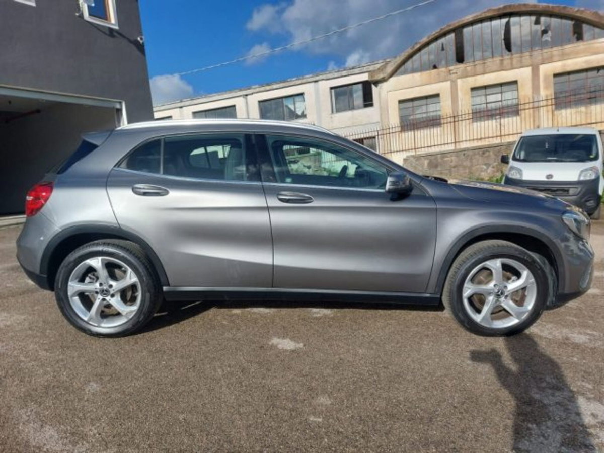 Mercedes-Benz GLA SUV 200 d Automatic Executive (4)
