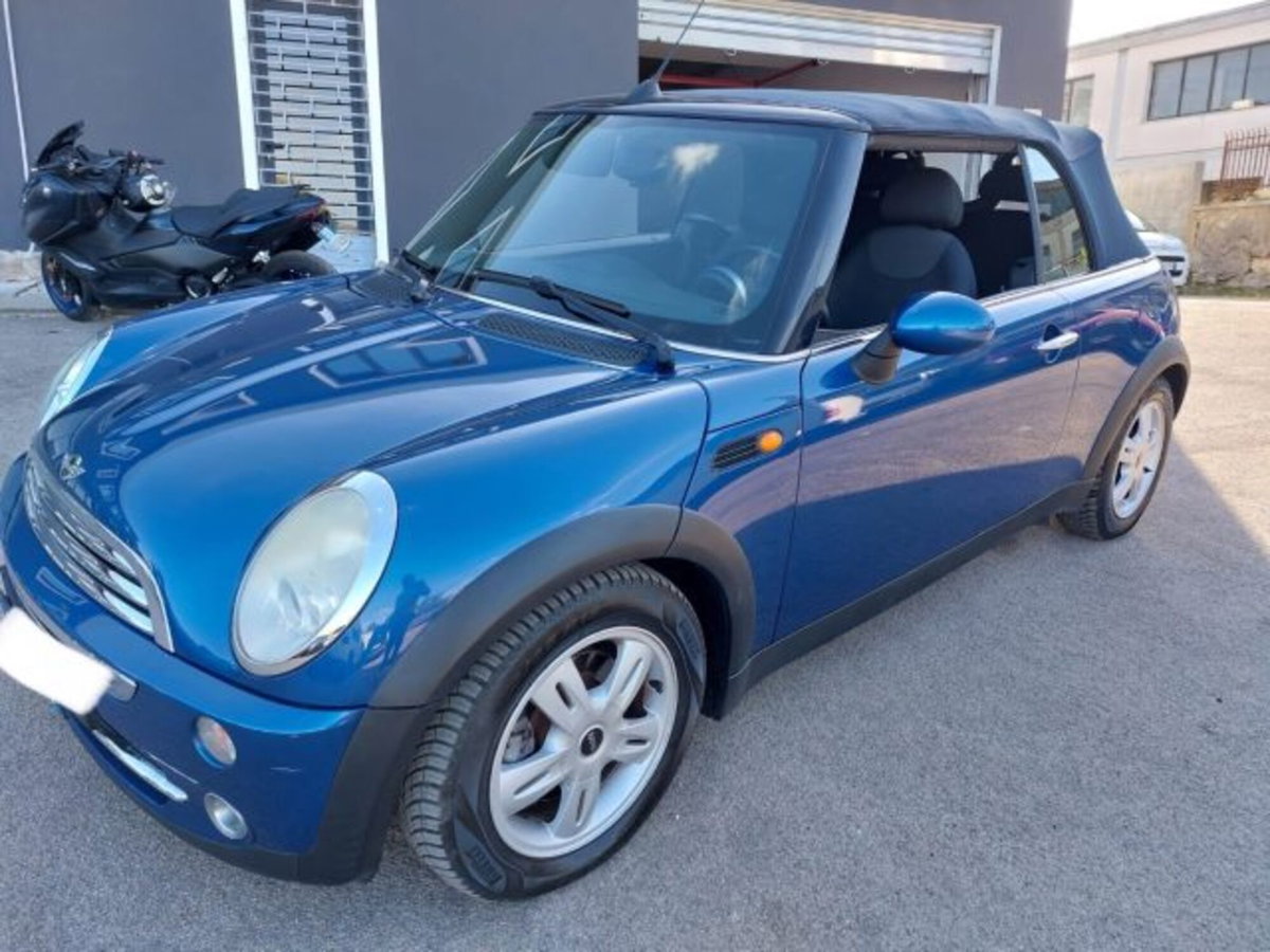 MINI Mini Cabrio 1.6 16V Cooper Sidewalk Cabrio (2)