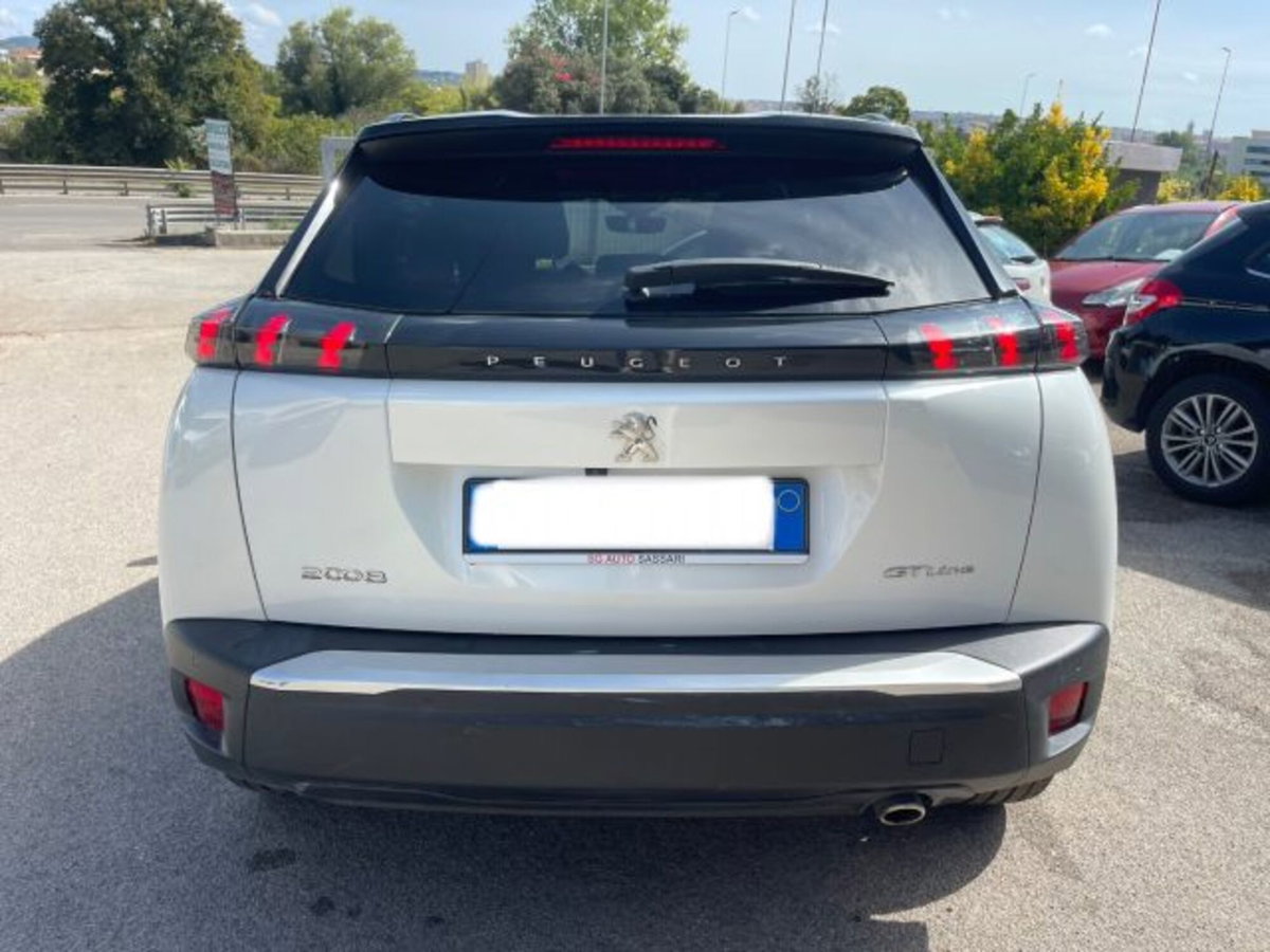 Peugeot 2008 BlueHDi 100 S&S GT Line (8)