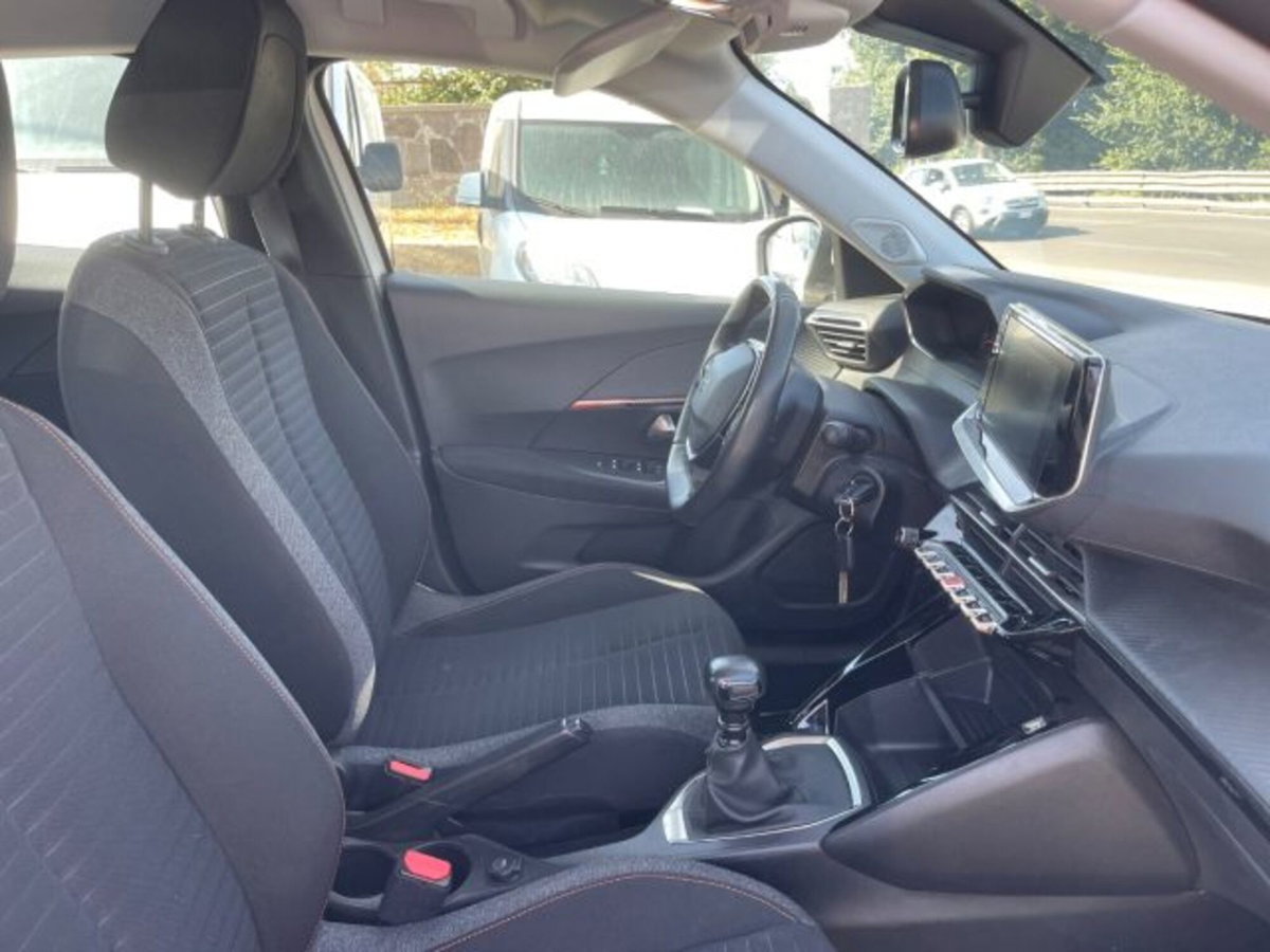 Peugeot 2008 BlueHDi 110 S&S GT (13)