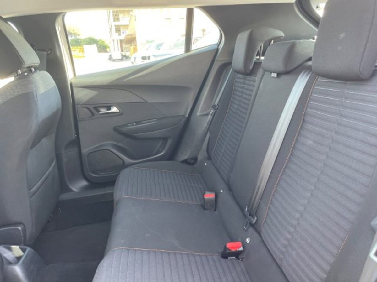 Peugeot 2008 BlueHDi 110 S&S GT (16)