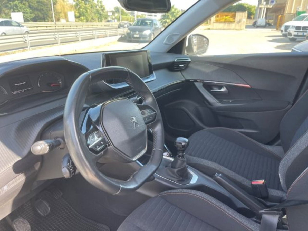 Peugeot 2008 BlueHDi 110 S&S GT (9)