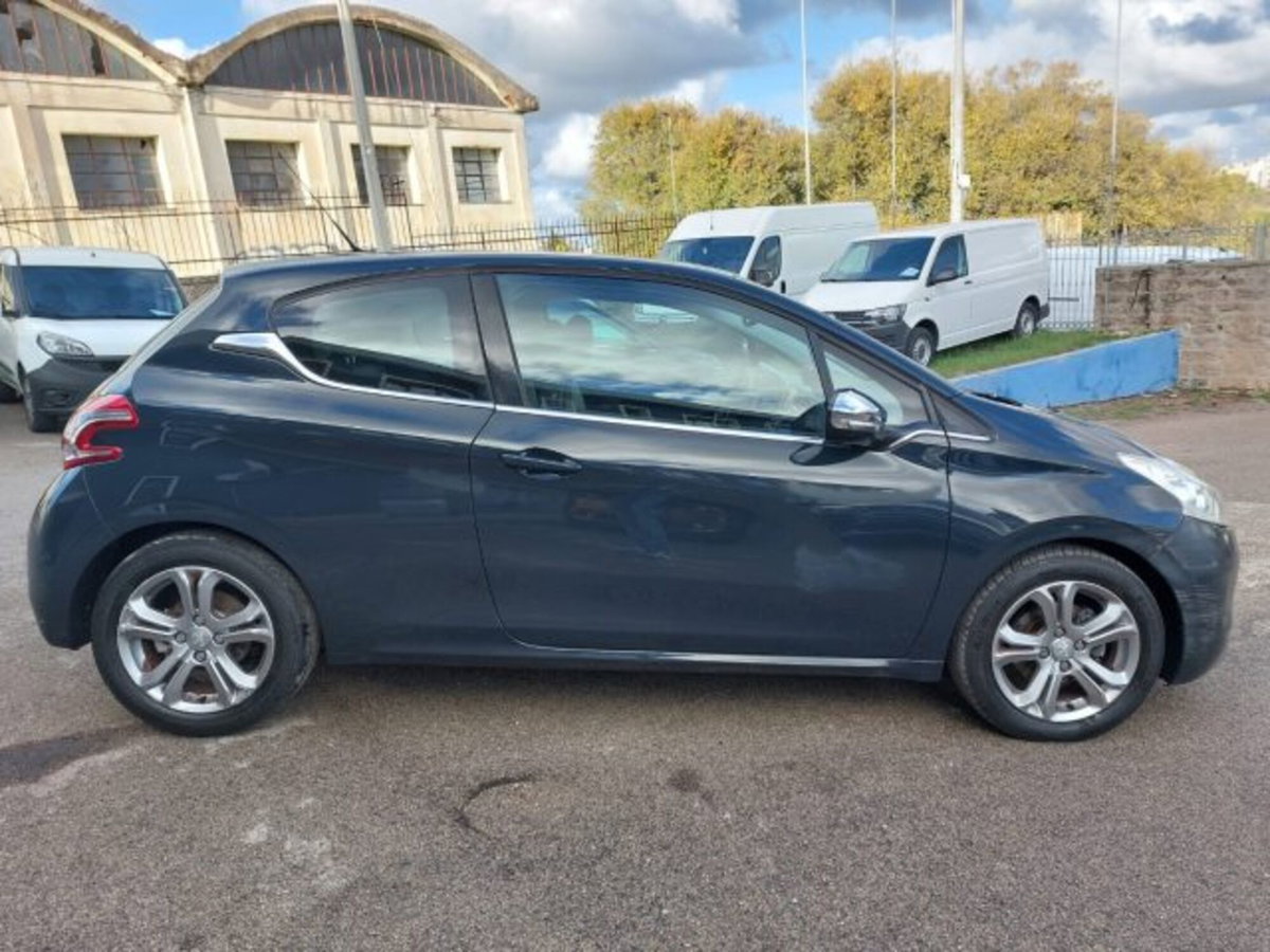 Peugeot 208 e-HDi 92 CV Stop&Start ETG6 3 porte Allure