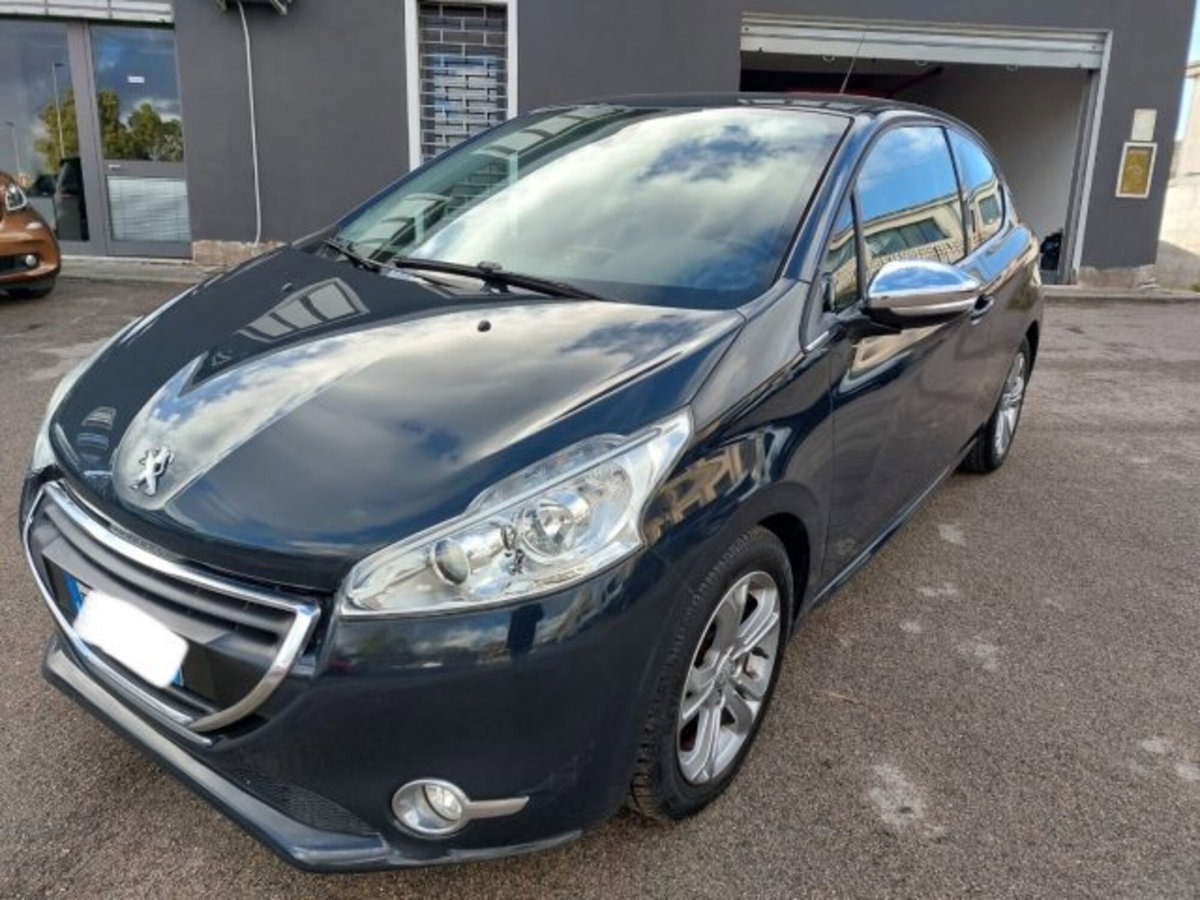 Peugeot 208 e-HDi 92 CV Stop&Start ETG6 3 porte Allure (4)