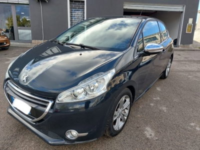 Peugeot 208 e-HDi 92 CV Stop&Start ETG6 3 porte Allure (4)