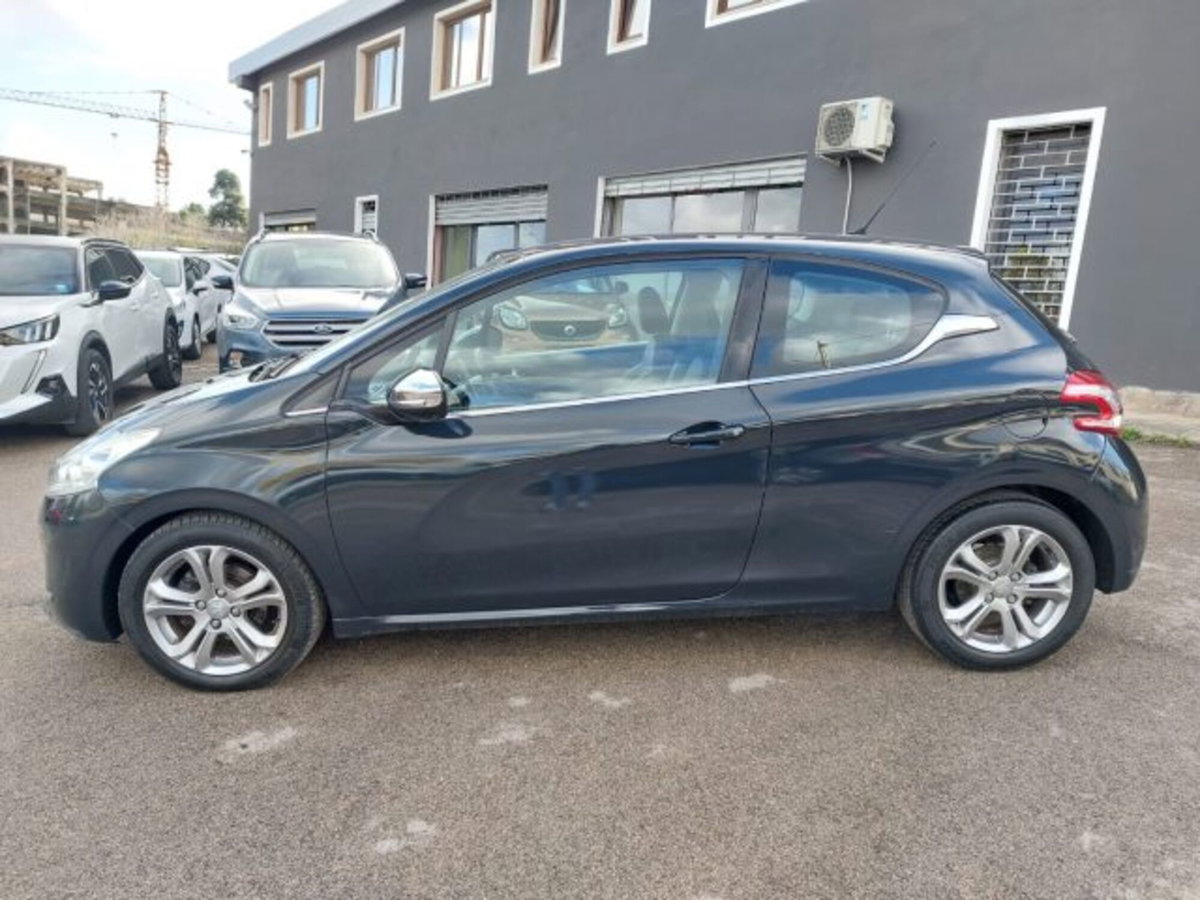 Peugeot 208 e-HDi 92 CV Stop&Start ETG6 3 porte Allure (5)