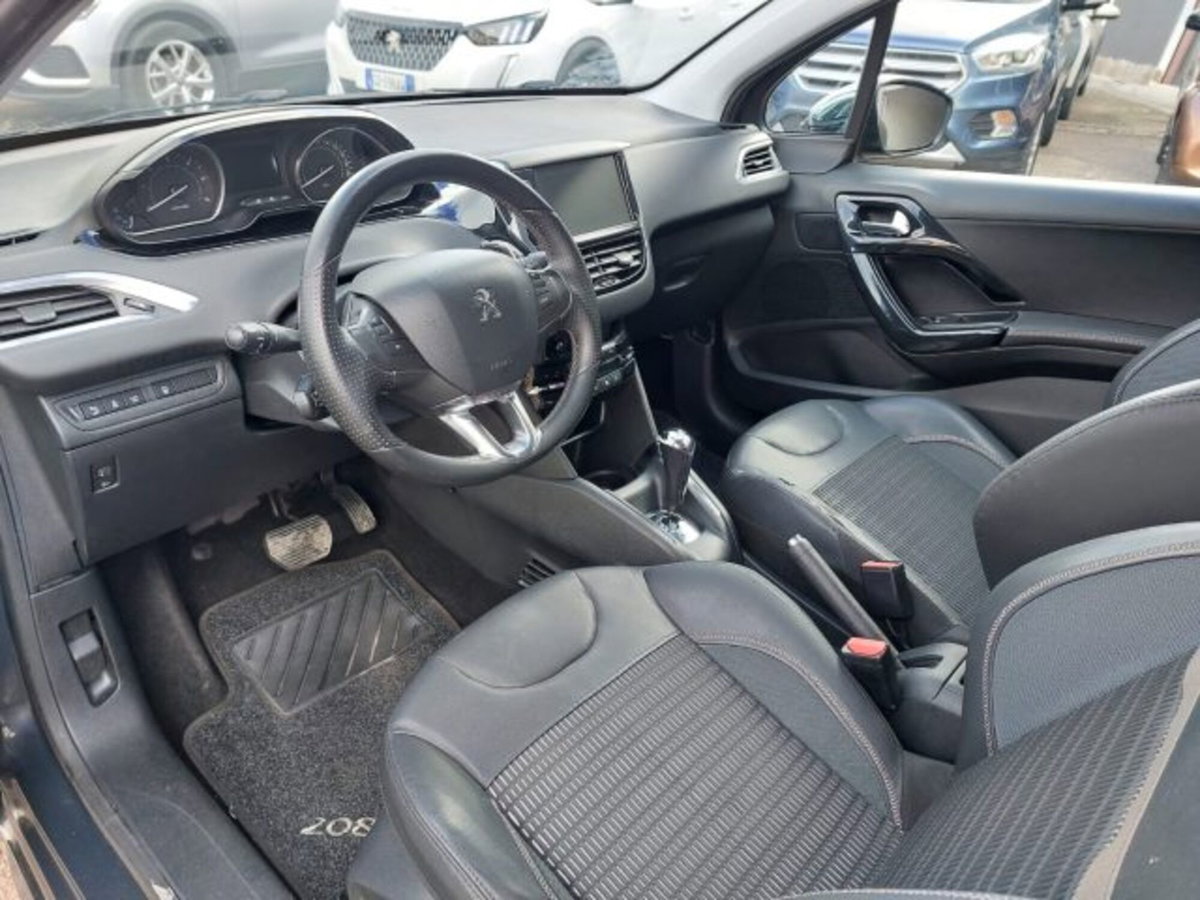 Peugeot 208 e-HDi 92 CV Stop&Start ETG6 3 porte Allure (9)