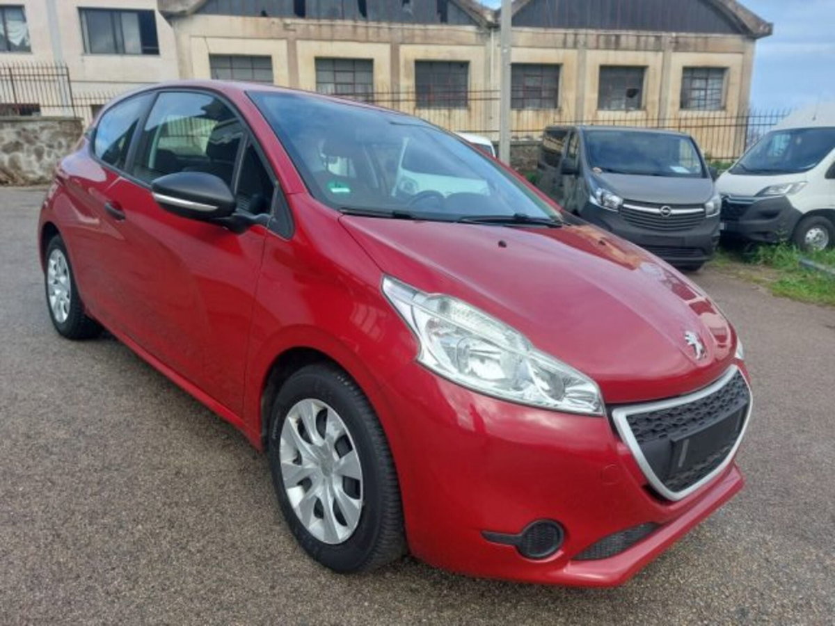 Peugeot 208 VTi 68 CV 3 porte Access (2)