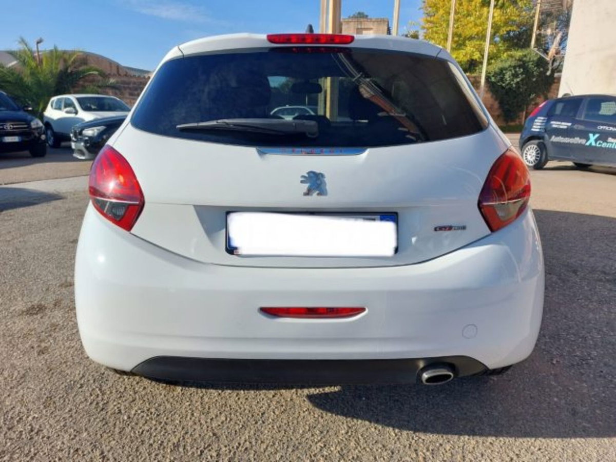 Peugeot 208 100 3 porte GT Line (7)