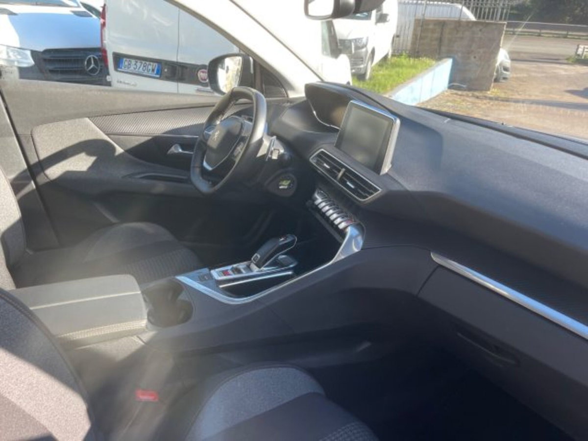 Peugeot 3008 BlueHDi 130 S&S Allure (14)