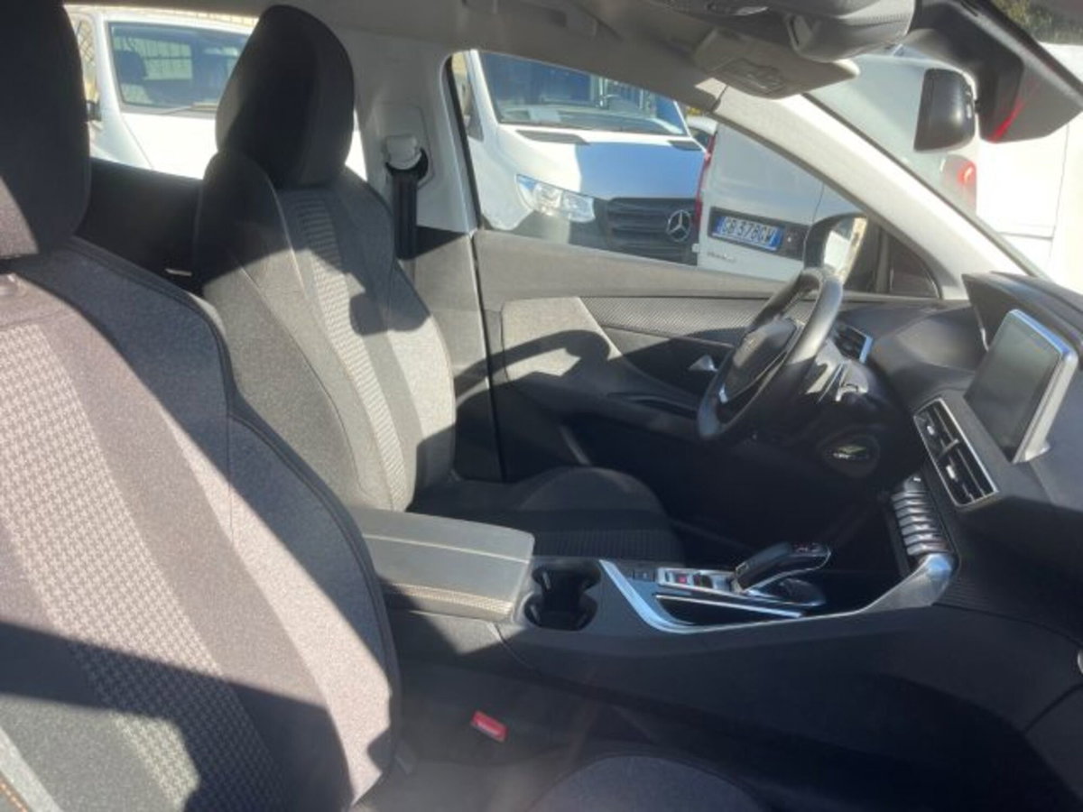 Peugeot 3008 BlueHDi 130 S&S Allure (15)